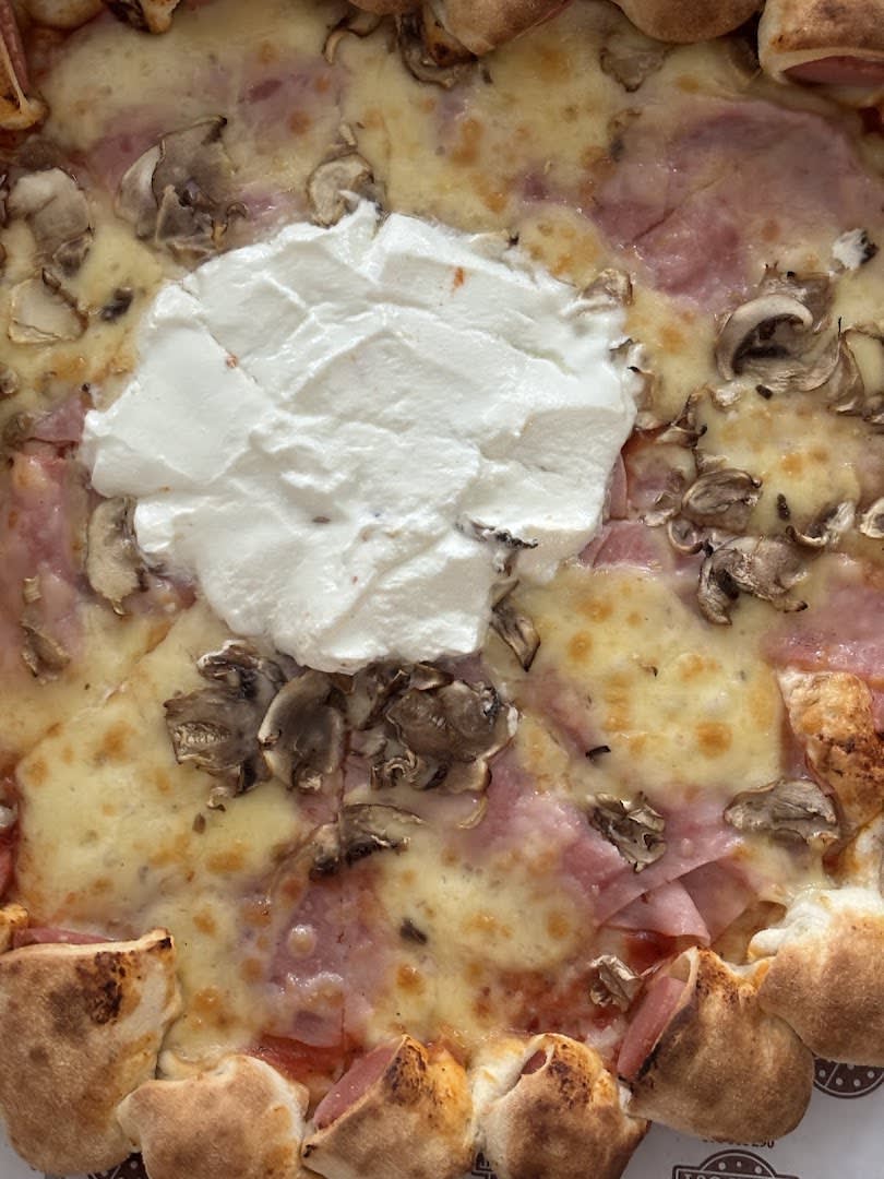 Pizza Cut photo 8