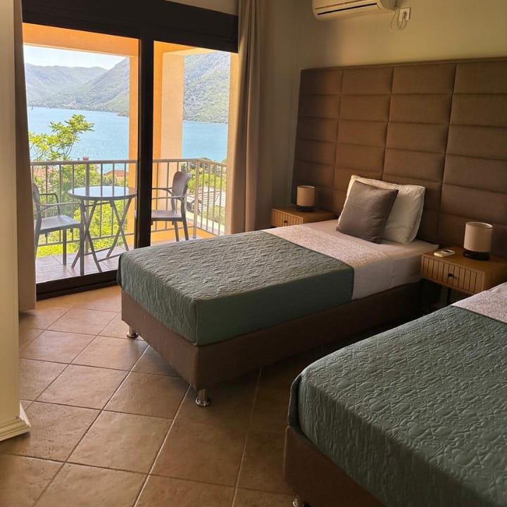 Villa Risan Apartments photo 2