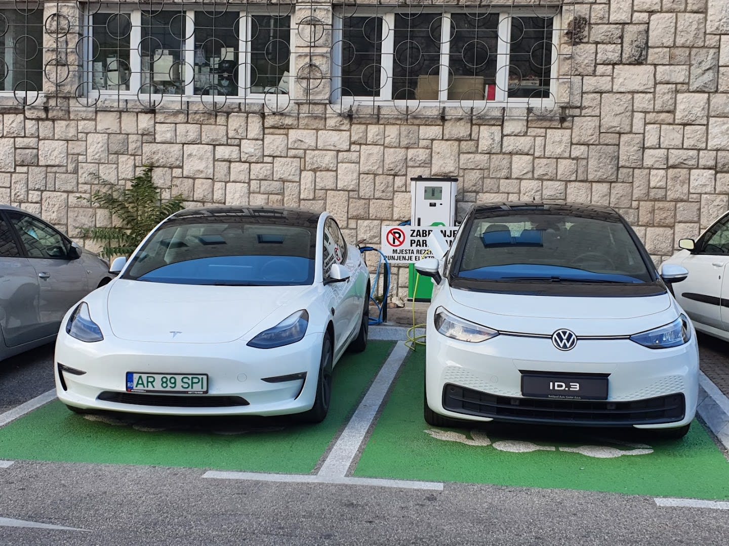 E Taxi photo 4