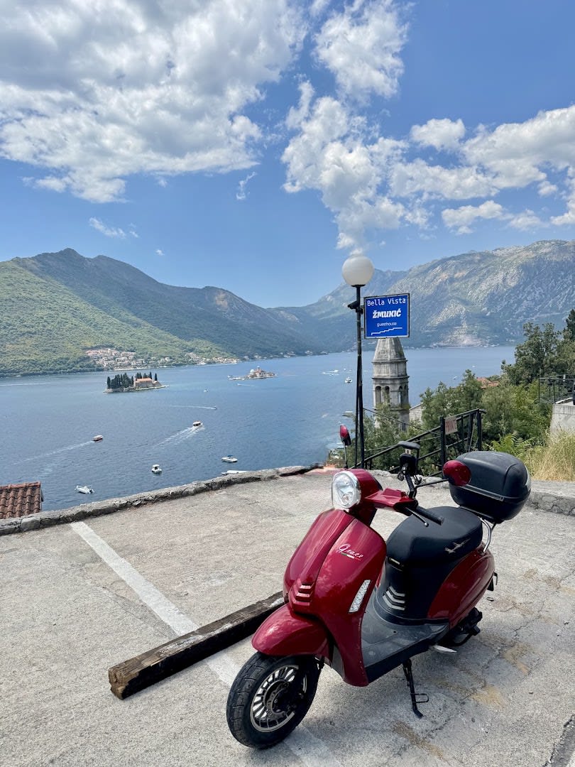 Rent a Scooter Vespa Kotor photo 2