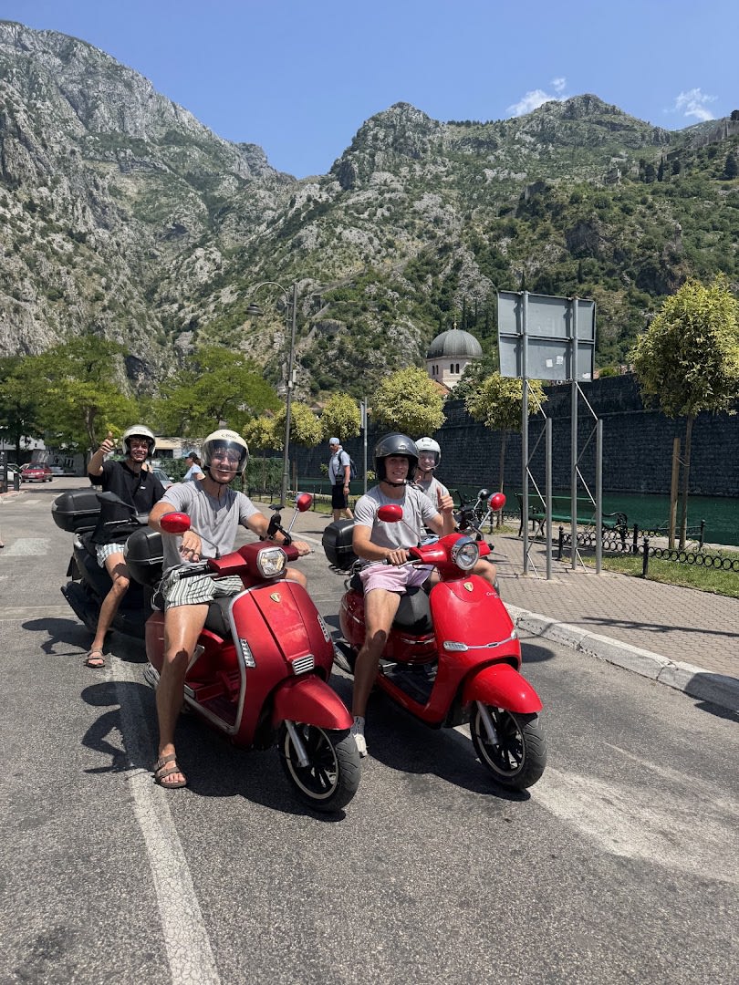 Rent a Scooter Vespa Kotor photo 3