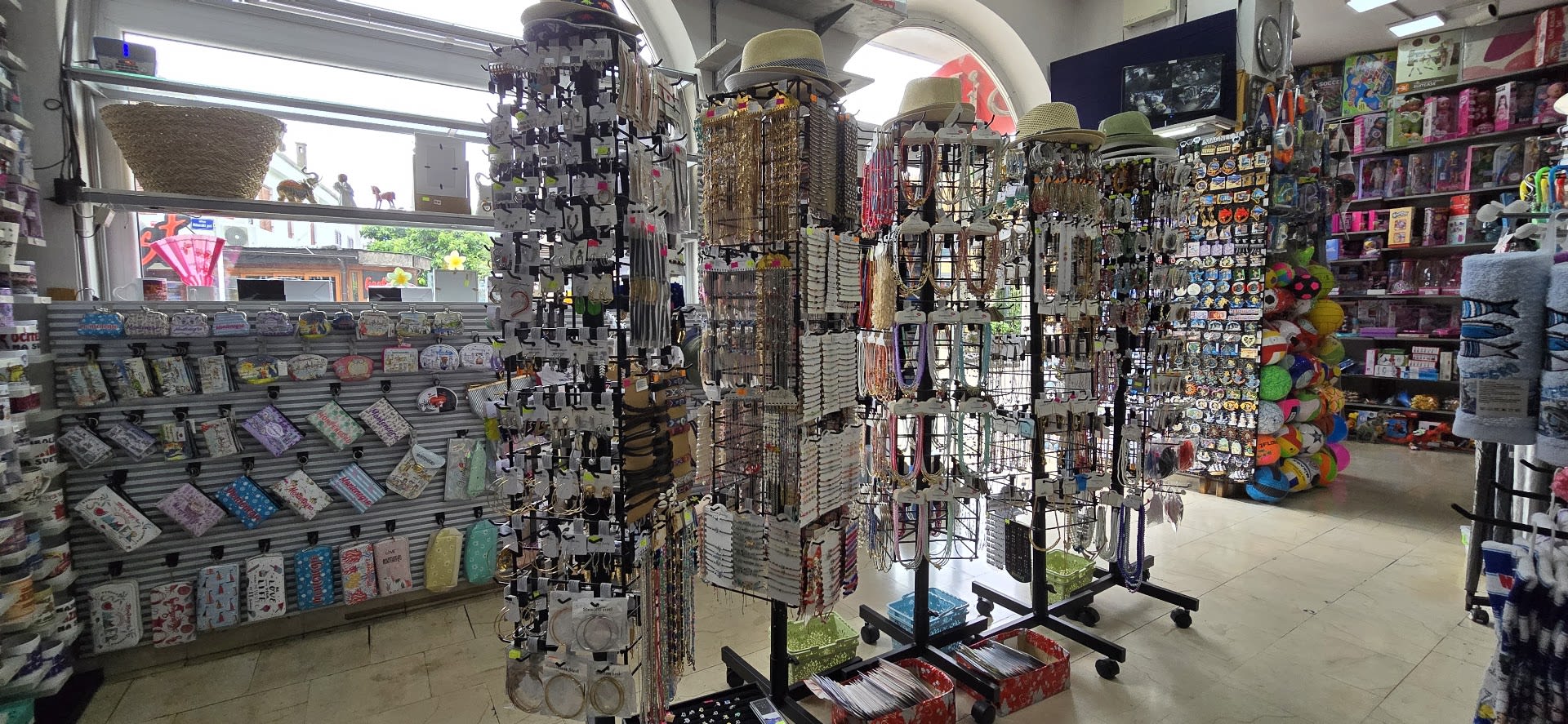 MiS Souvenir and Gift Shop photo 2