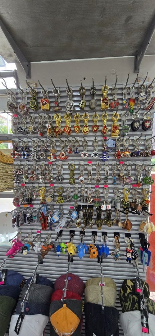MiS Souvenir and Gift Shop photo 4