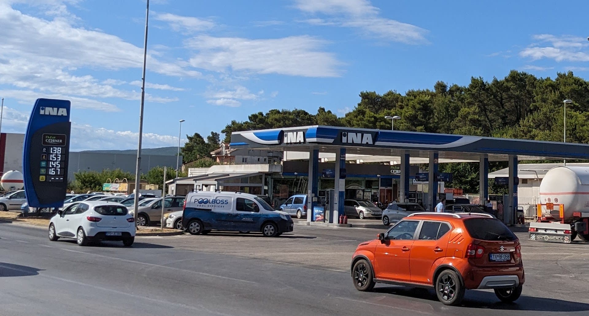 Ina Tivat photo 1