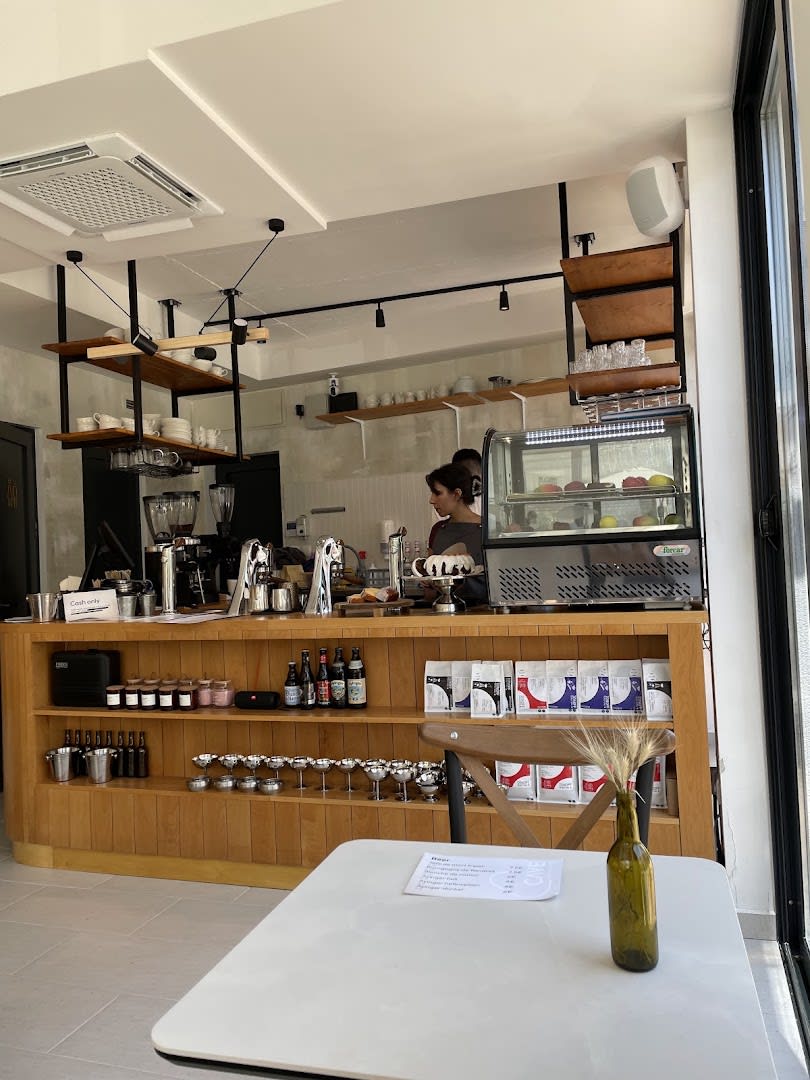 Cave Specialty Coffee & Bar photo 4