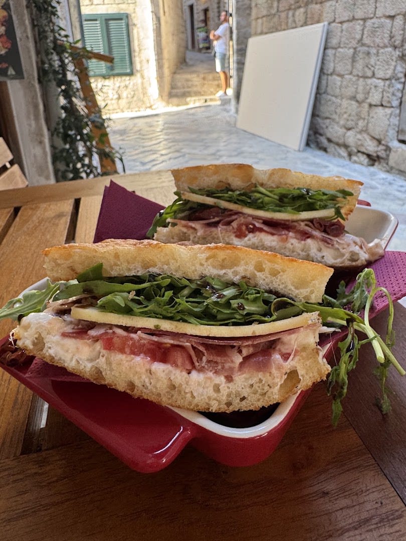La Rotta - Focaccia Bar photo 2