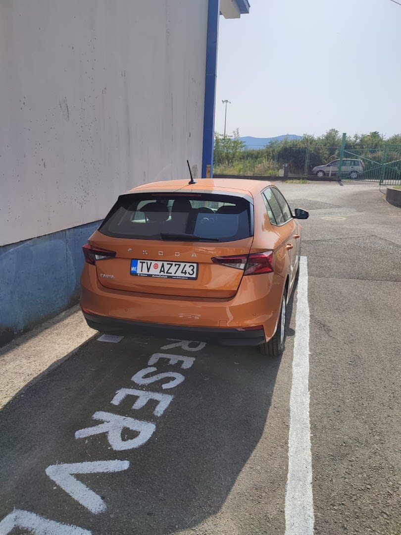 Kombo Rent A Car Tivat photo 3