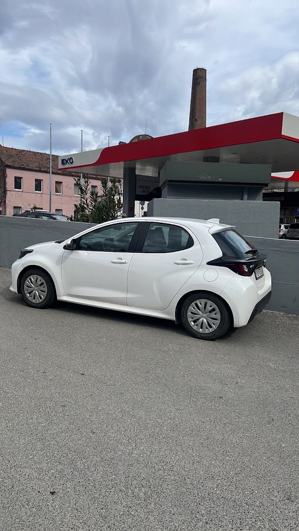 Montenegrocar - Rent a Car Tivat photo 4