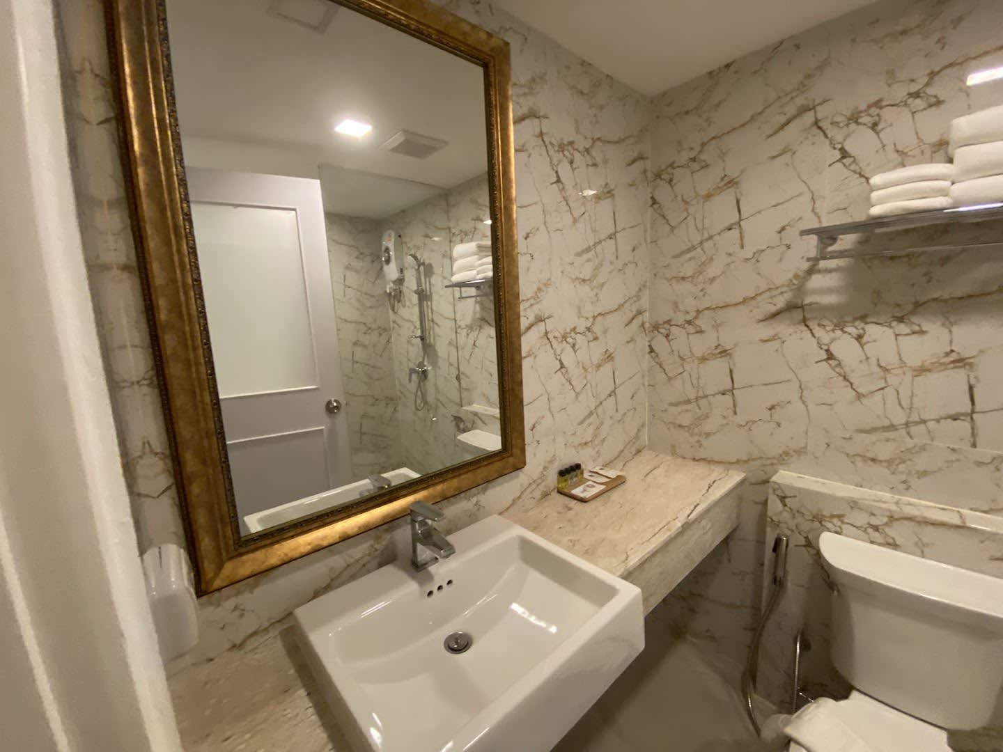 B2 Phuket Premier Hotel photo 4
