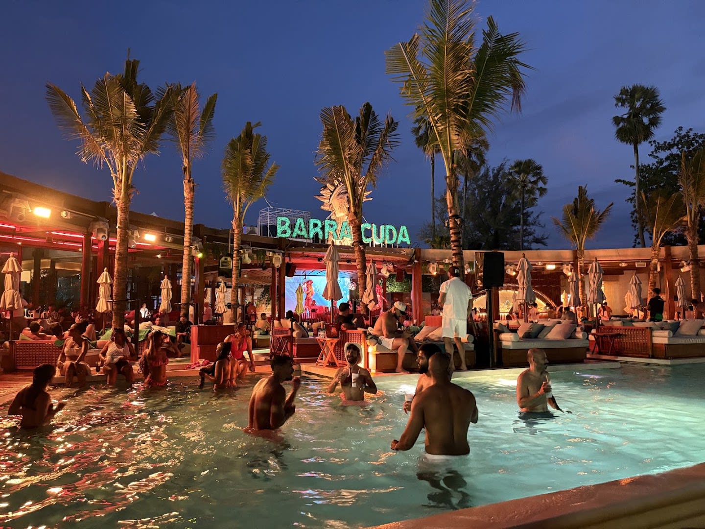 Barra Cuda Beach Club Phuket photo 3