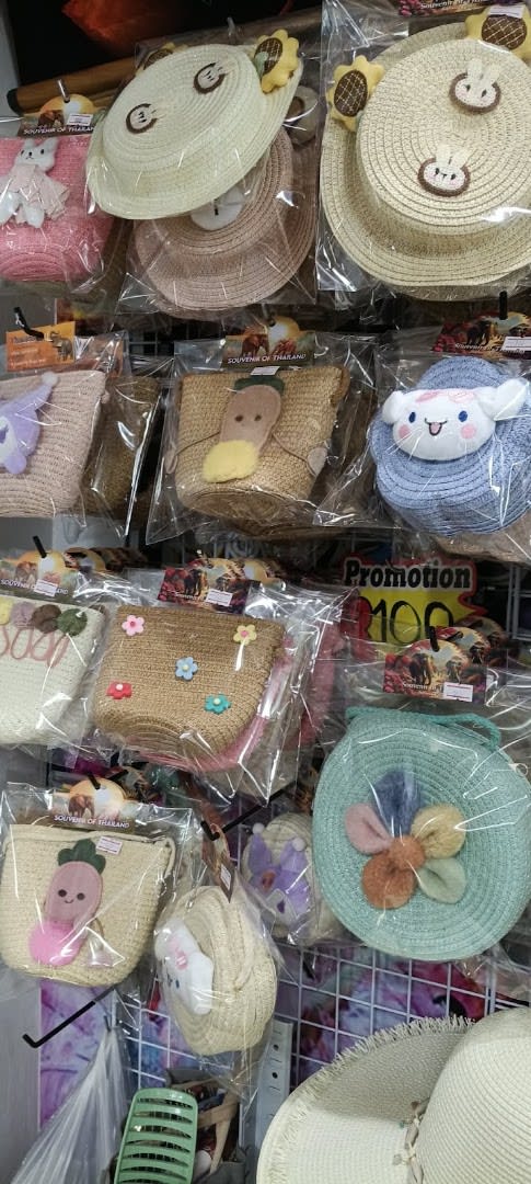 Moon Crafts Gift Shop photo 4