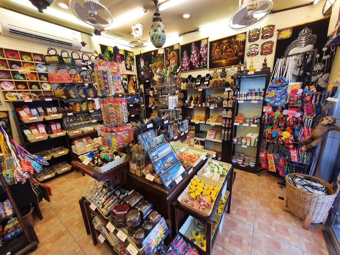 Asian Art Souvenir Shop photo 2