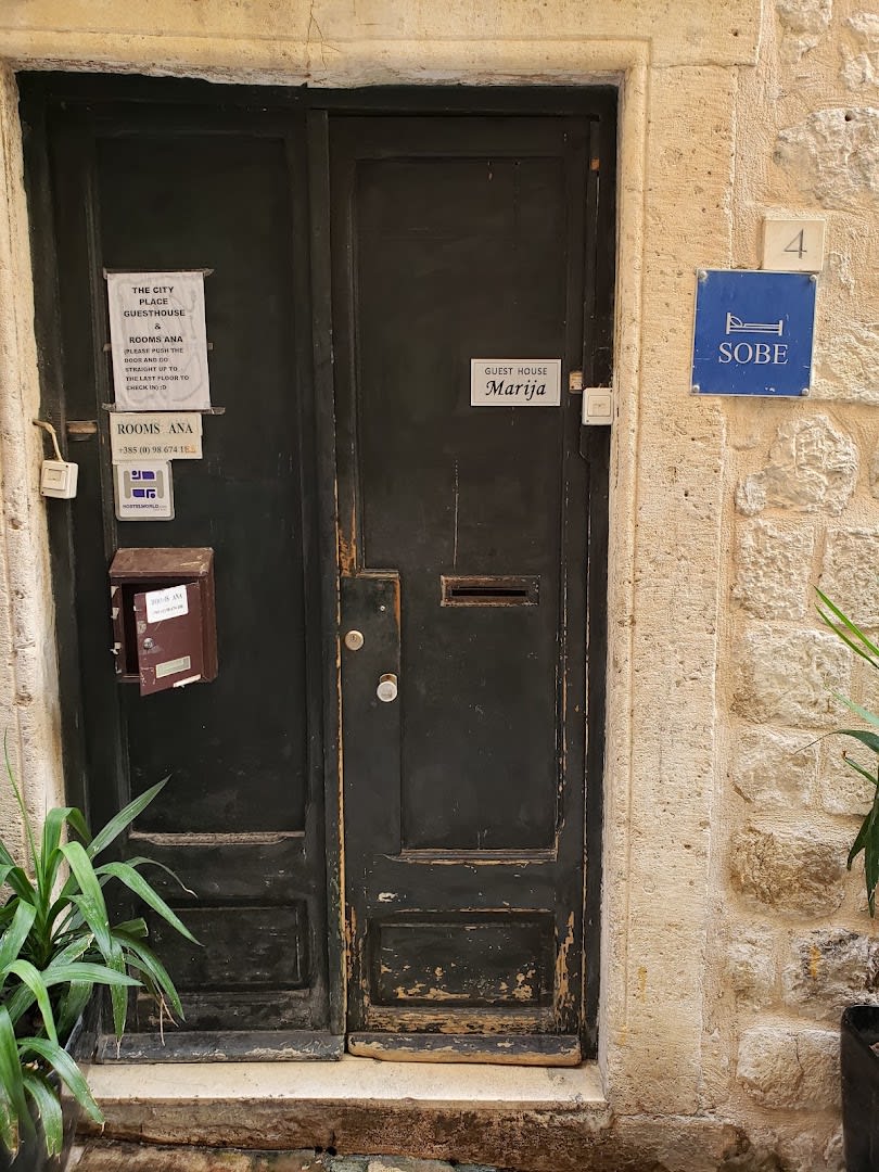 Hostel And Rooms Ana photo 2