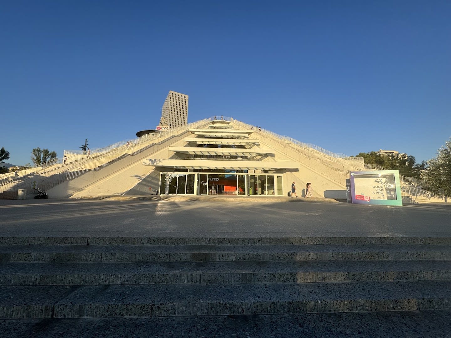 Tirana Free Tour photo 3
