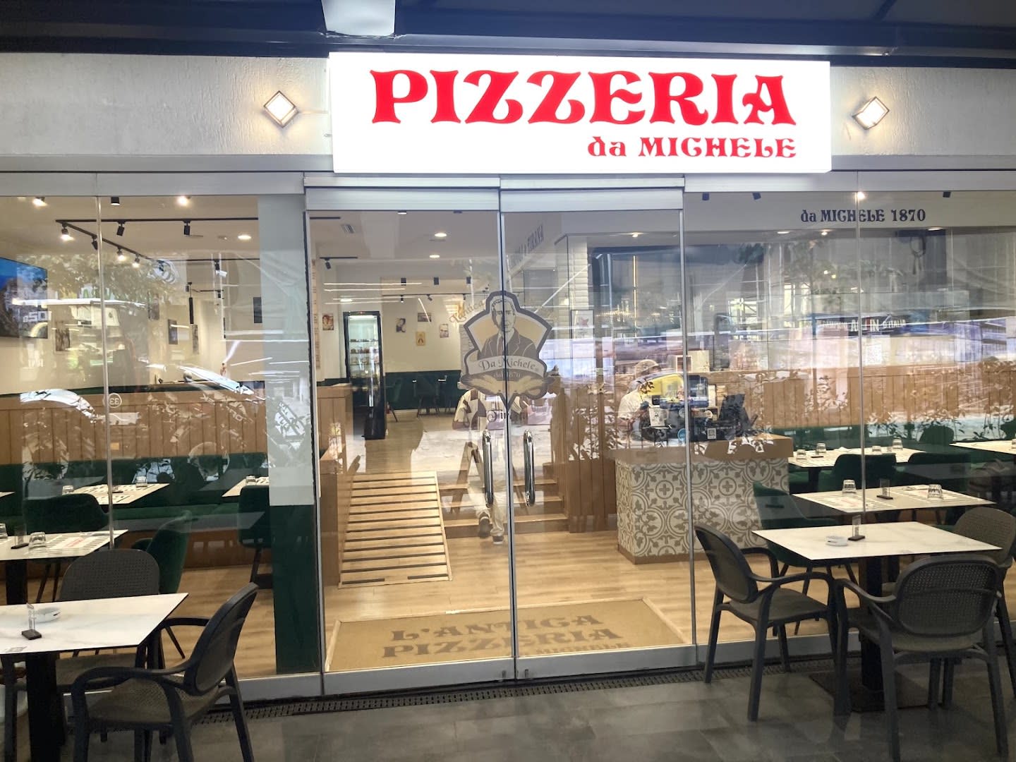 L’Antica Pizzeria Da Michele Tirana photo 2