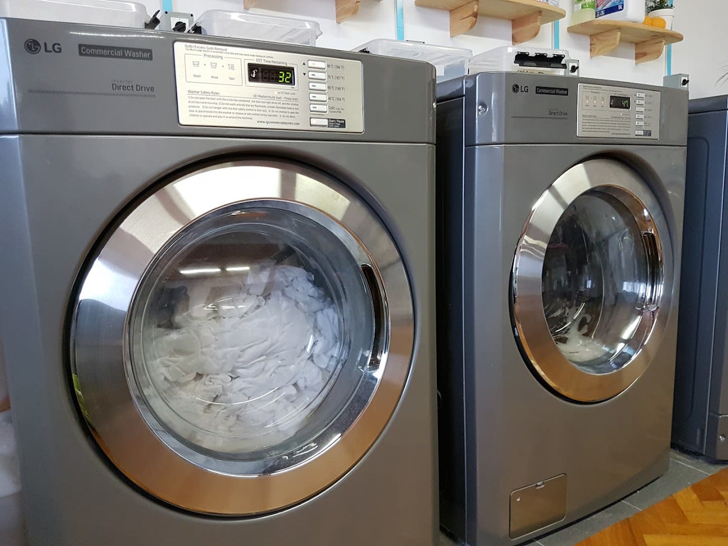 La Perla Laundry photo 3