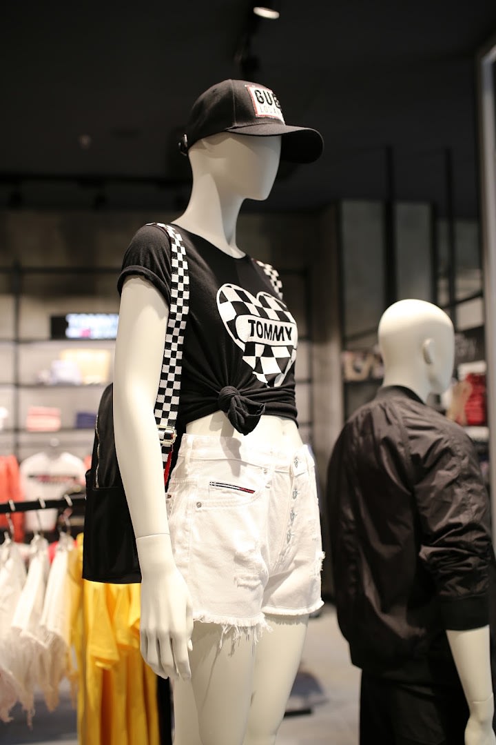 Fashion & Friends photo 4
