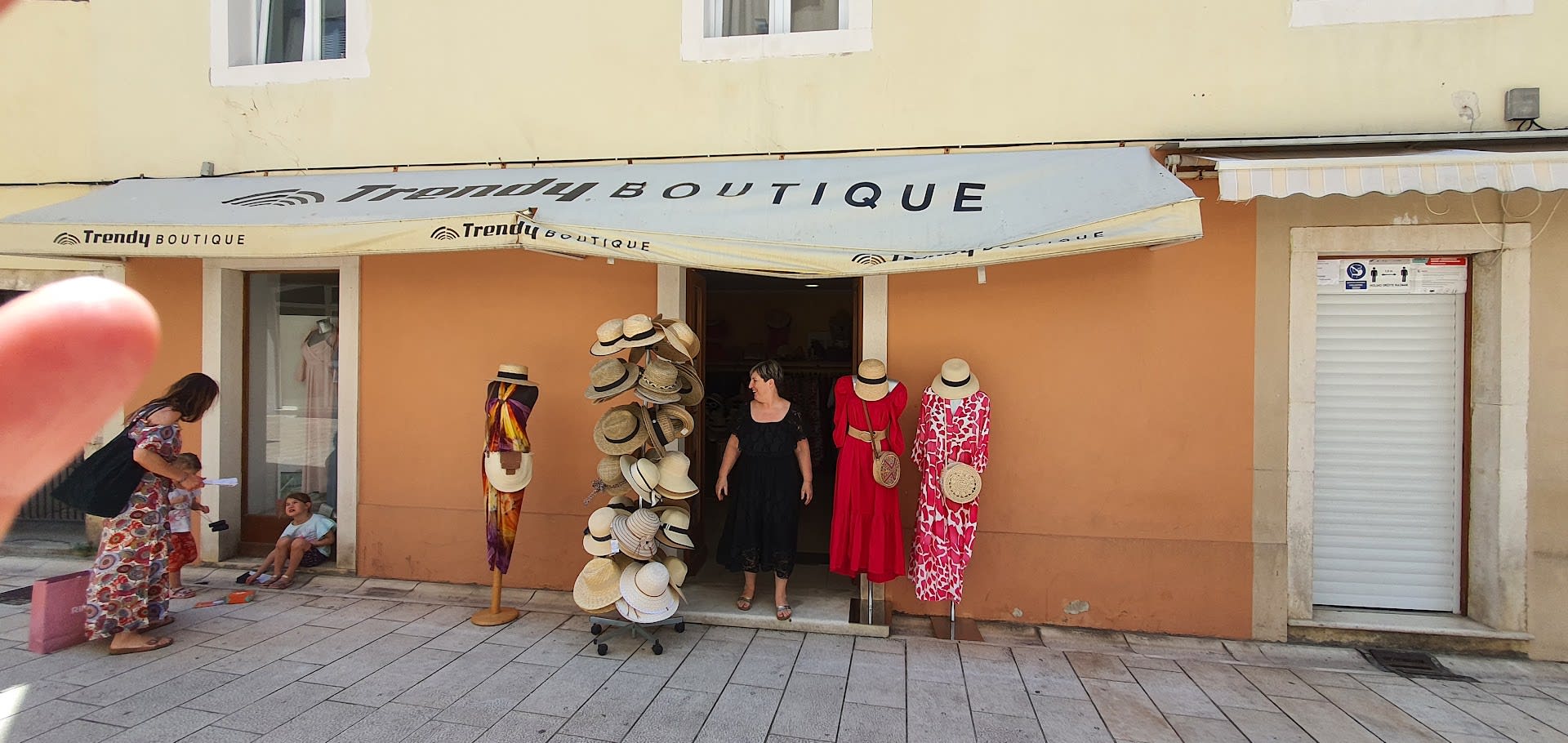 Boutique Trendy Rinascimento photo 3