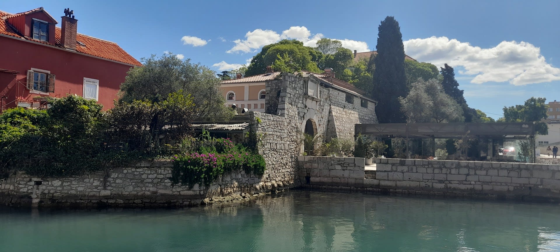 Land Gate photo 3
