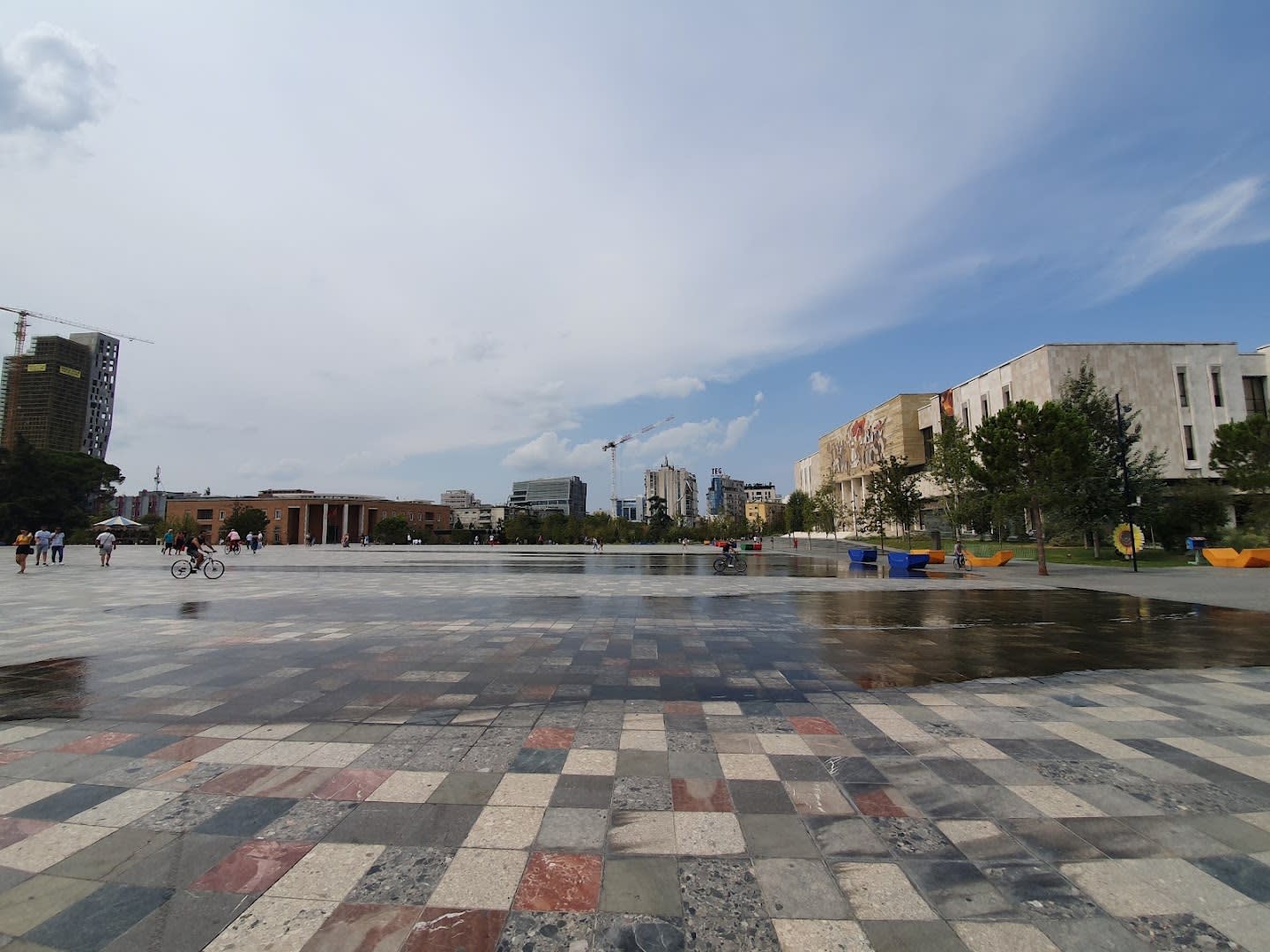 Skanderbeg Square photo 2