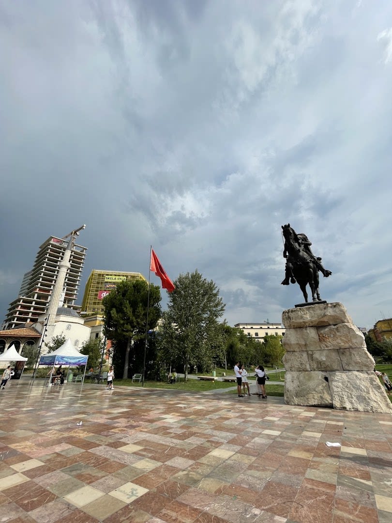 Skanderbeg Square photo 3