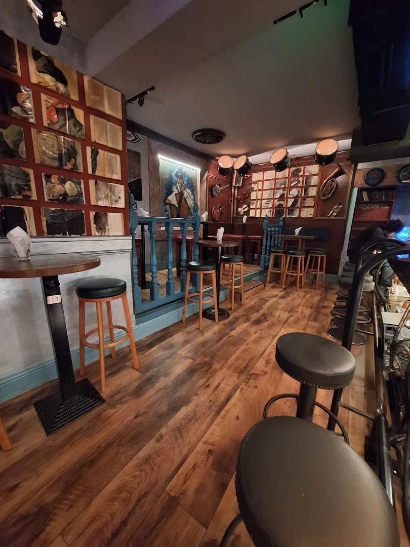 Charl's Bistro photo 4