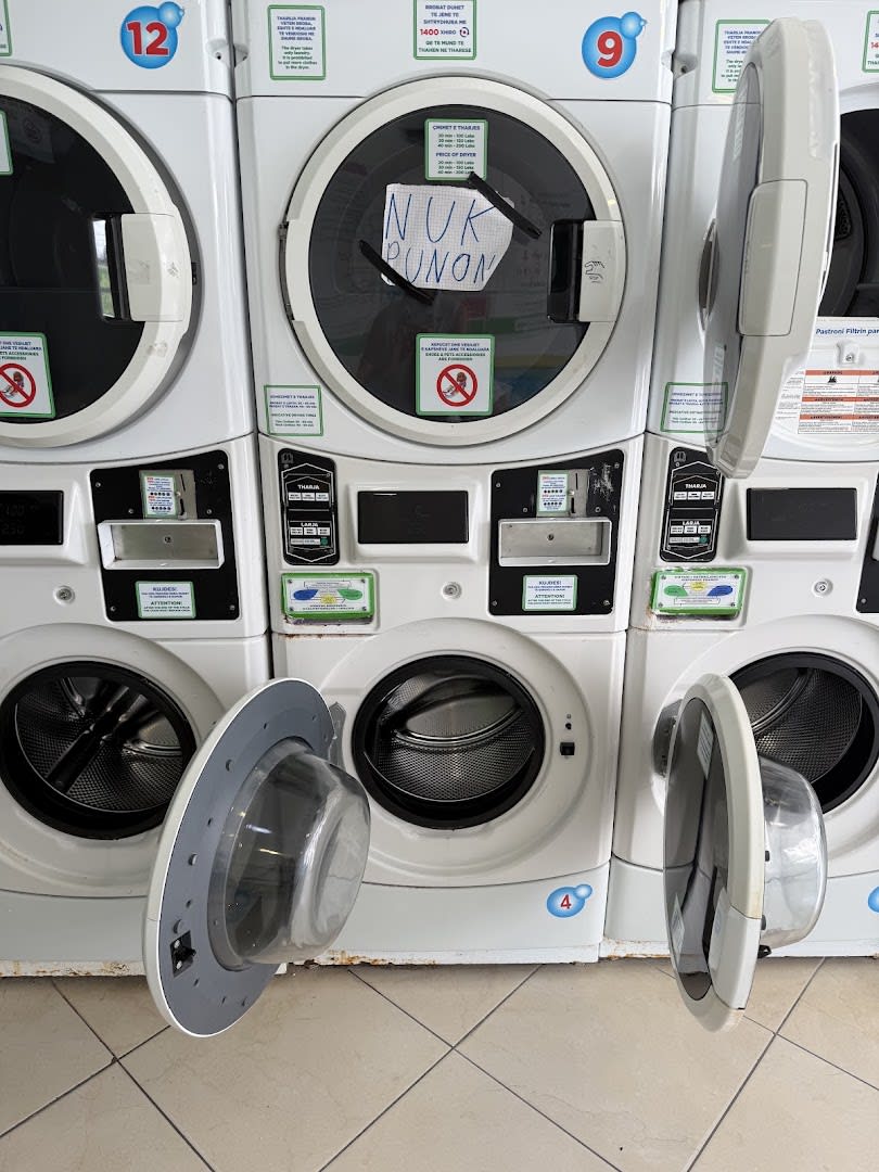 Laj Thaj Self-Service Laundry photo 2