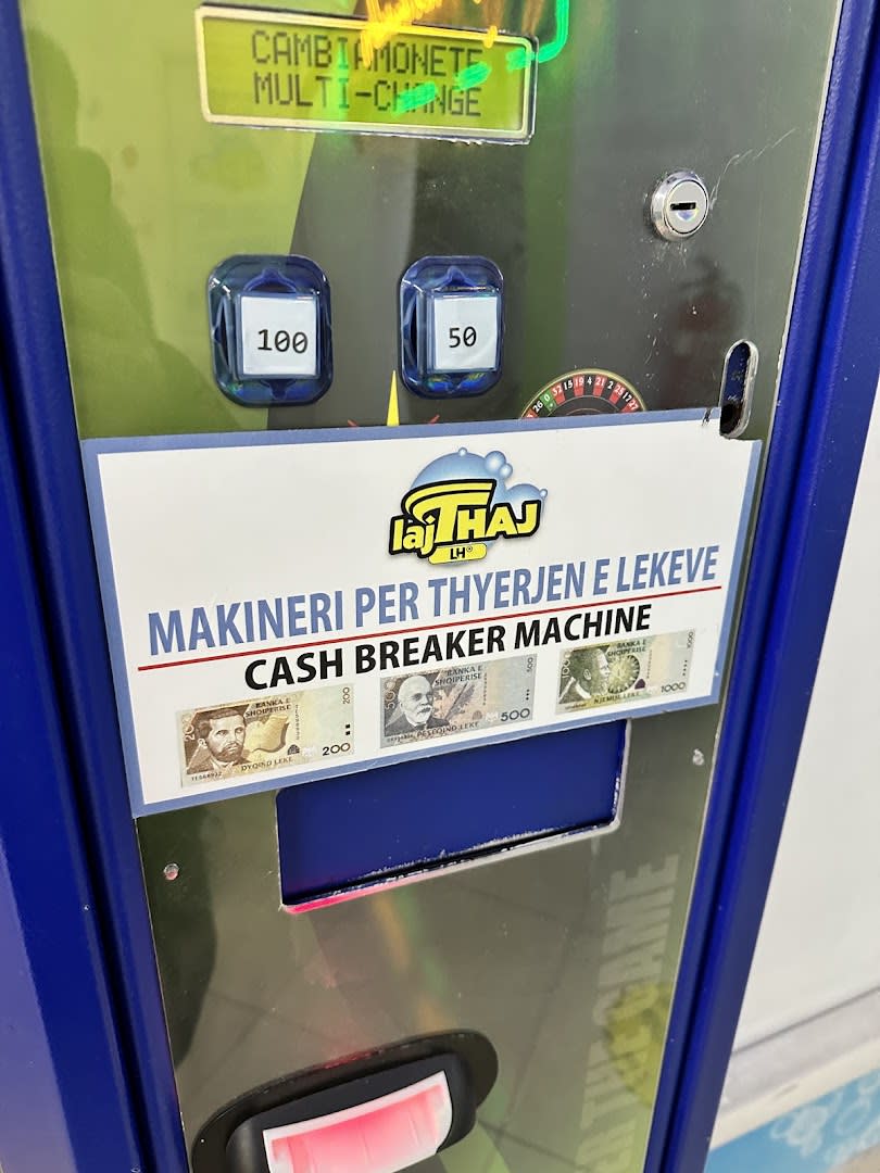 Laj Thaj Self-Service Laundry photo 3