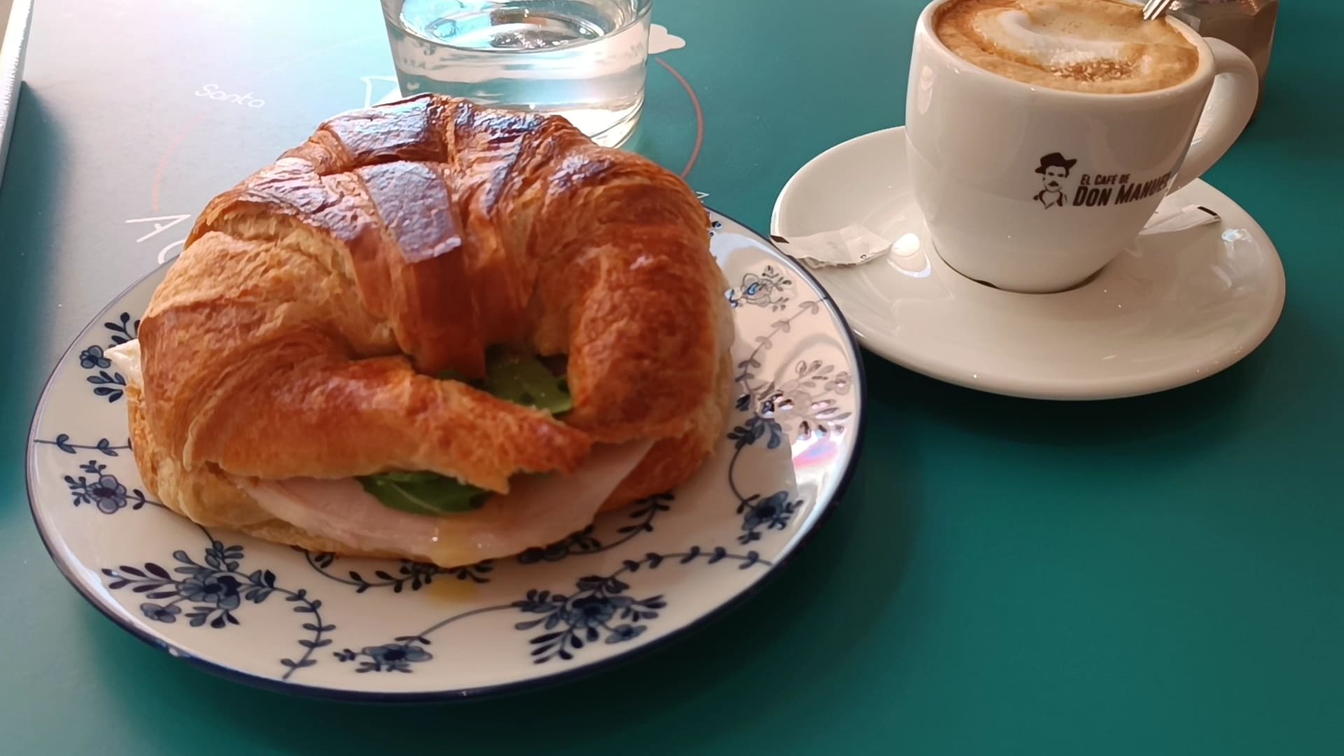 Aquí, Sí - Café y Merienda photo 1