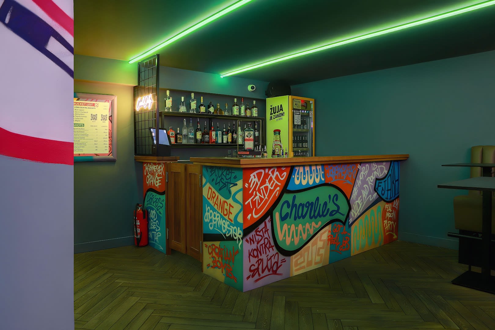Charlie's Bar Split photo 4