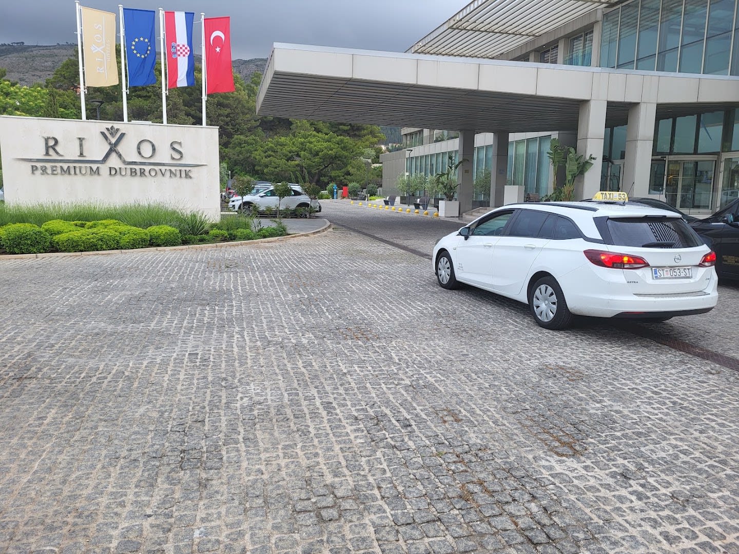 I.B. Taxi and Transfers photo 3