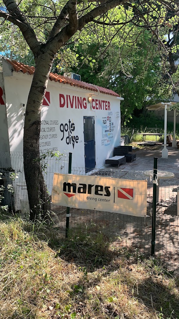 Diving Split photo 2