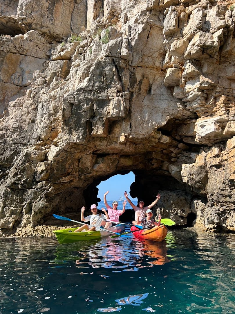 Cliff and Coast Pula photo 3