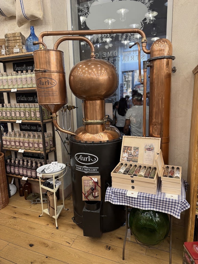 Aura Distillery Shop photo 3