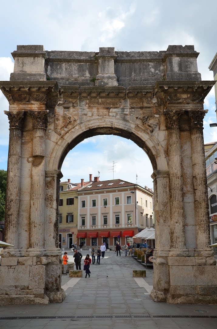 Augustus Walks photo 4