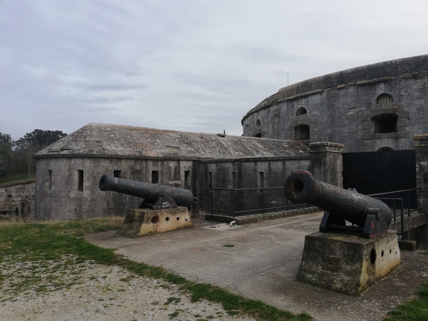 Fort Bourguignon photo 1