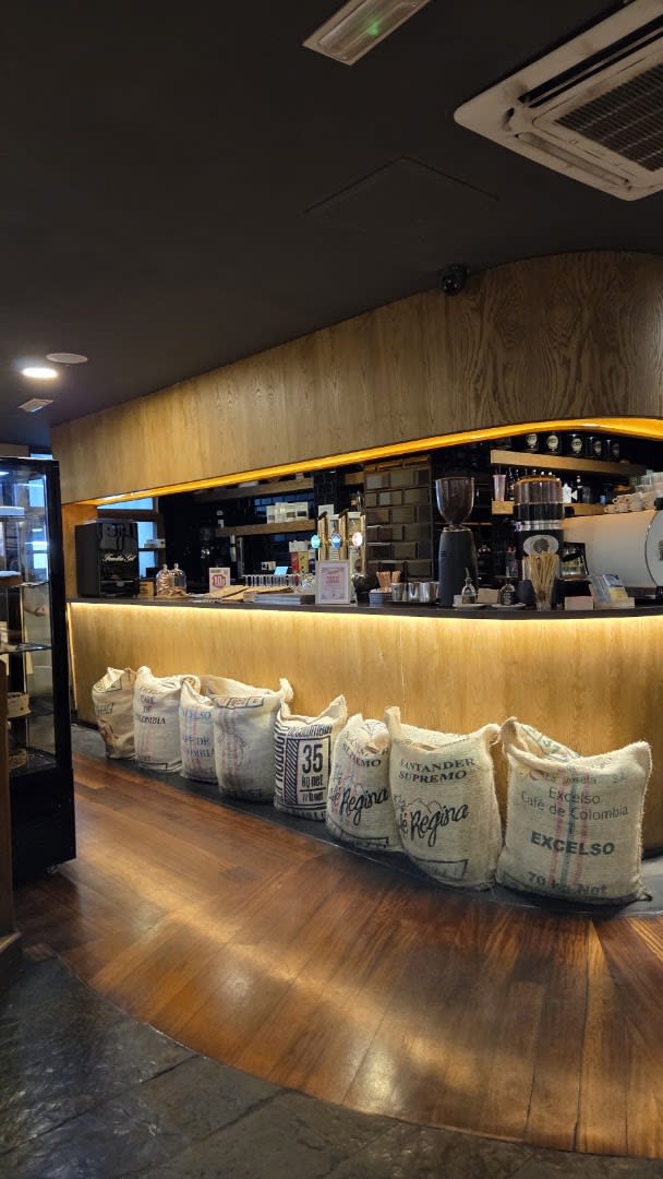 Café Regina Mesa y López photo 2