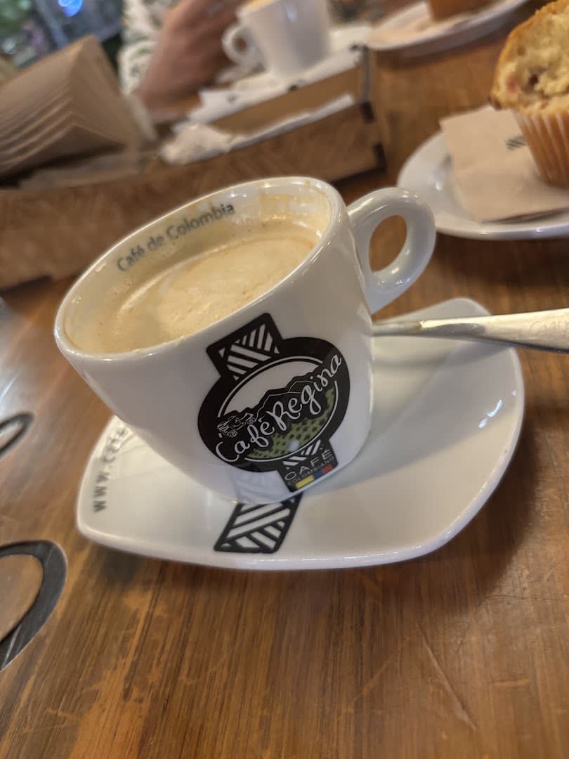 Café Regina Mesa y López photo 4