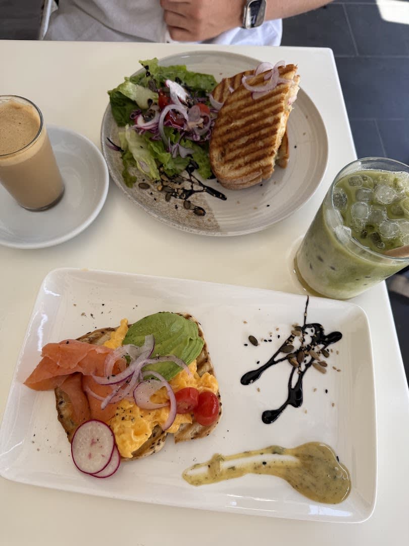Calma Café photo 4