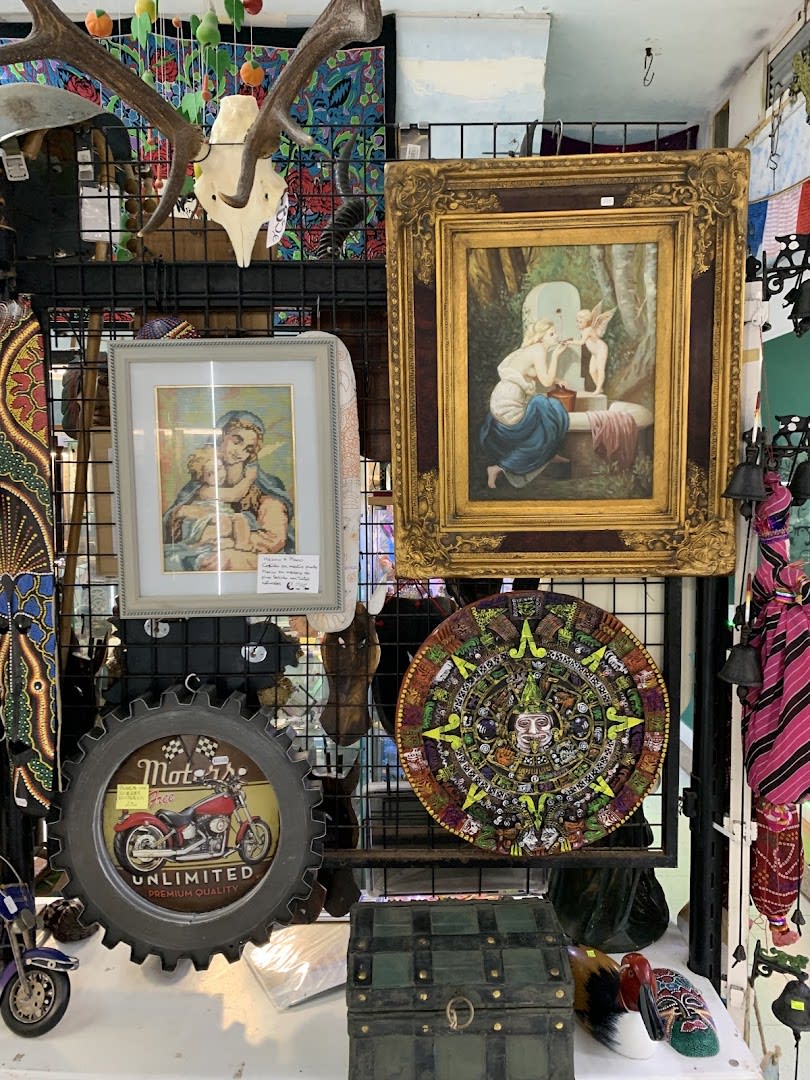 Curiosity Shop photo 3