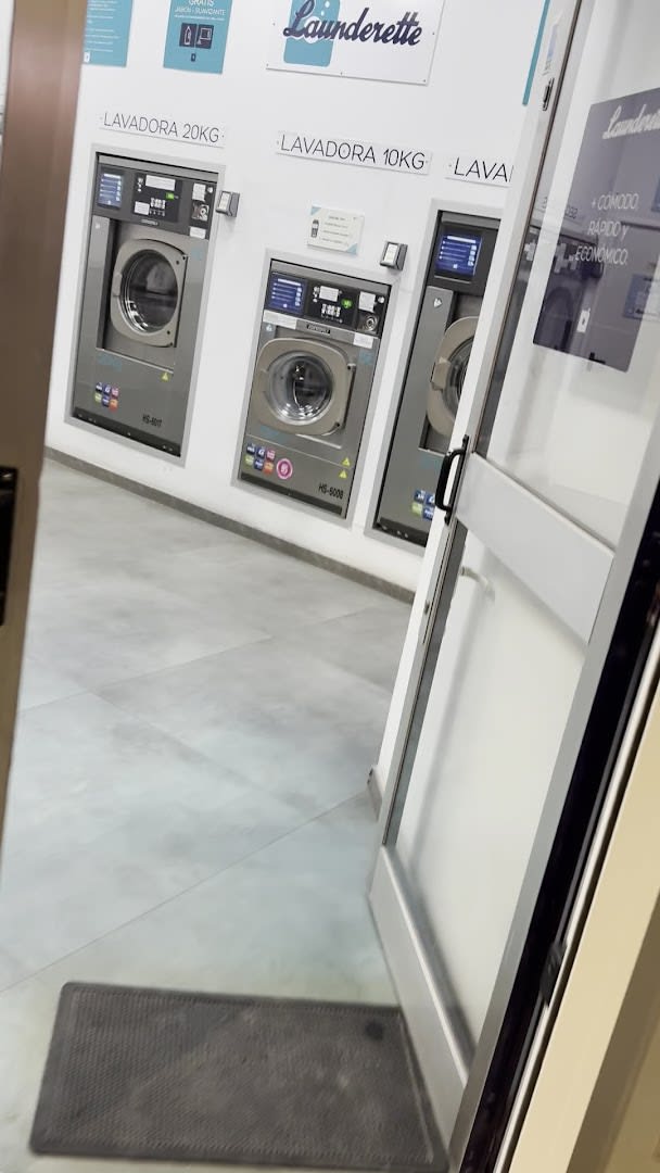 Launderette Lavandería Autoservicio photo 1