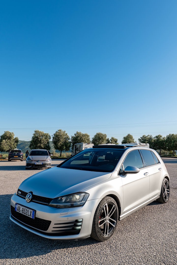 Nexhipi Car Rental photo 4