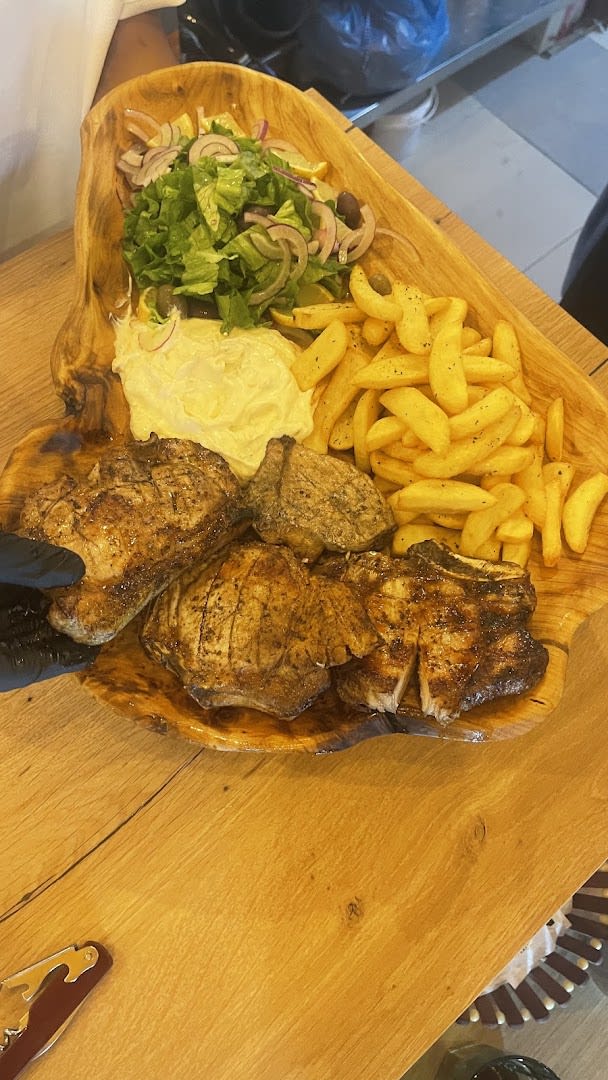 Eagle Nest Grill & Restaurant photo 2