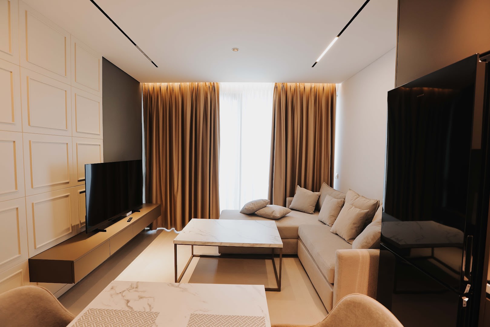 Sevens Luxury Apartments photo 3
