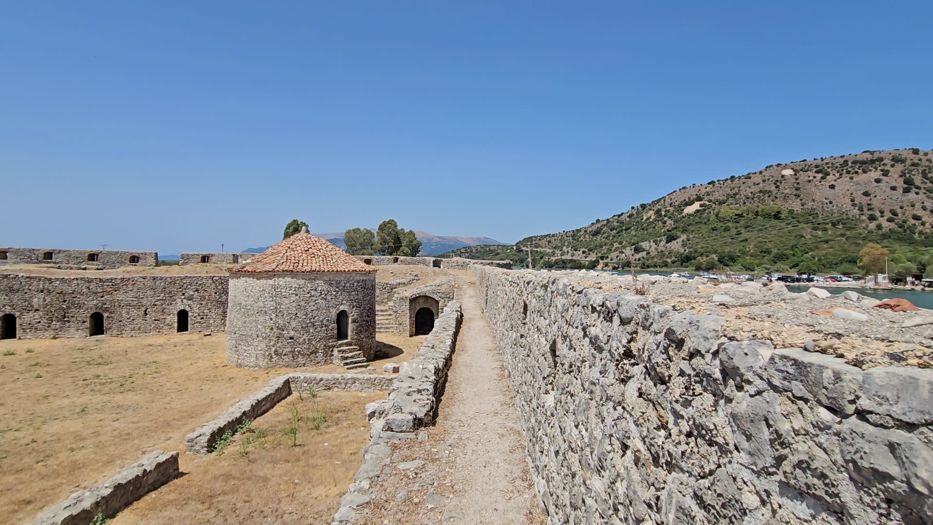 Venetian Triangular Castle photo 1