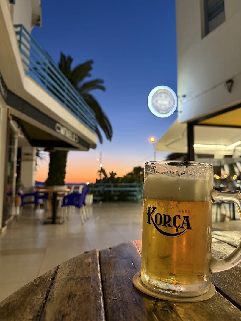 The Buzz Bar Saranda photo 3