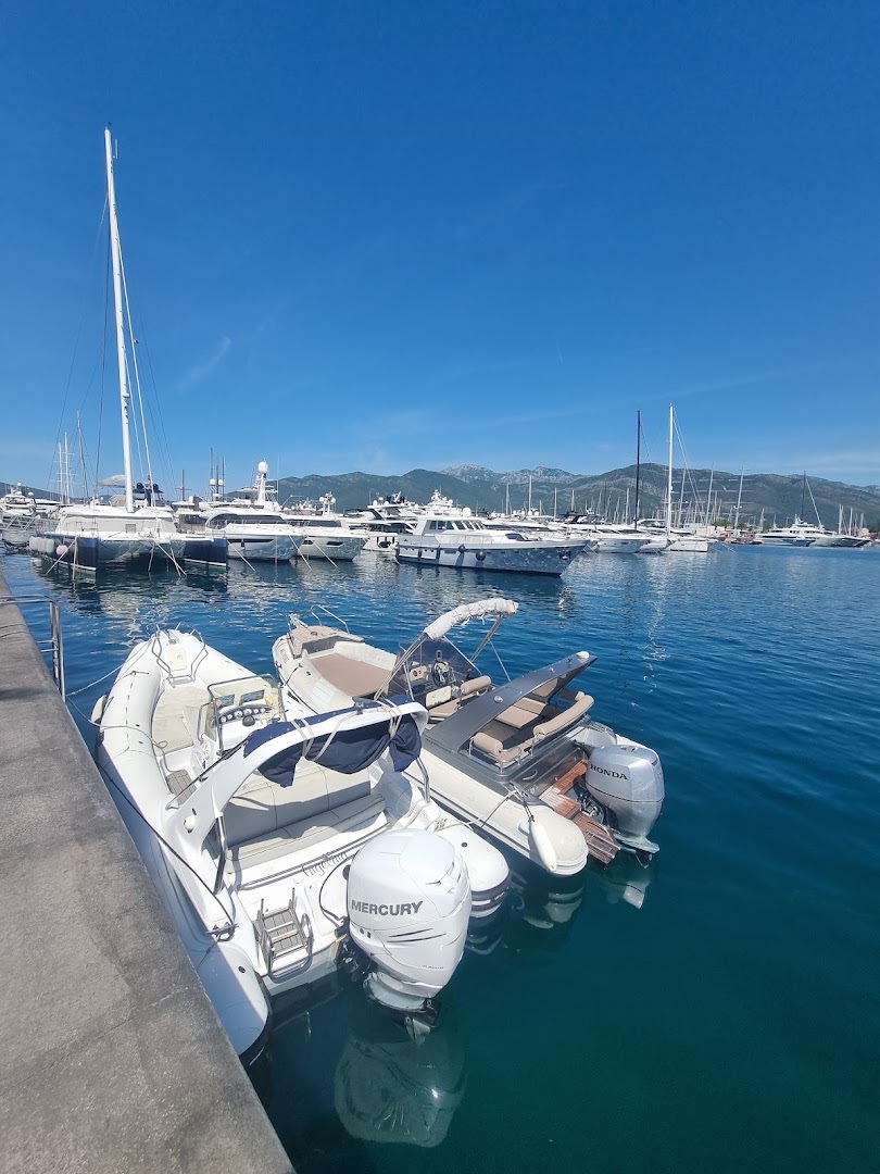 BBC Rent a Boat photo 4