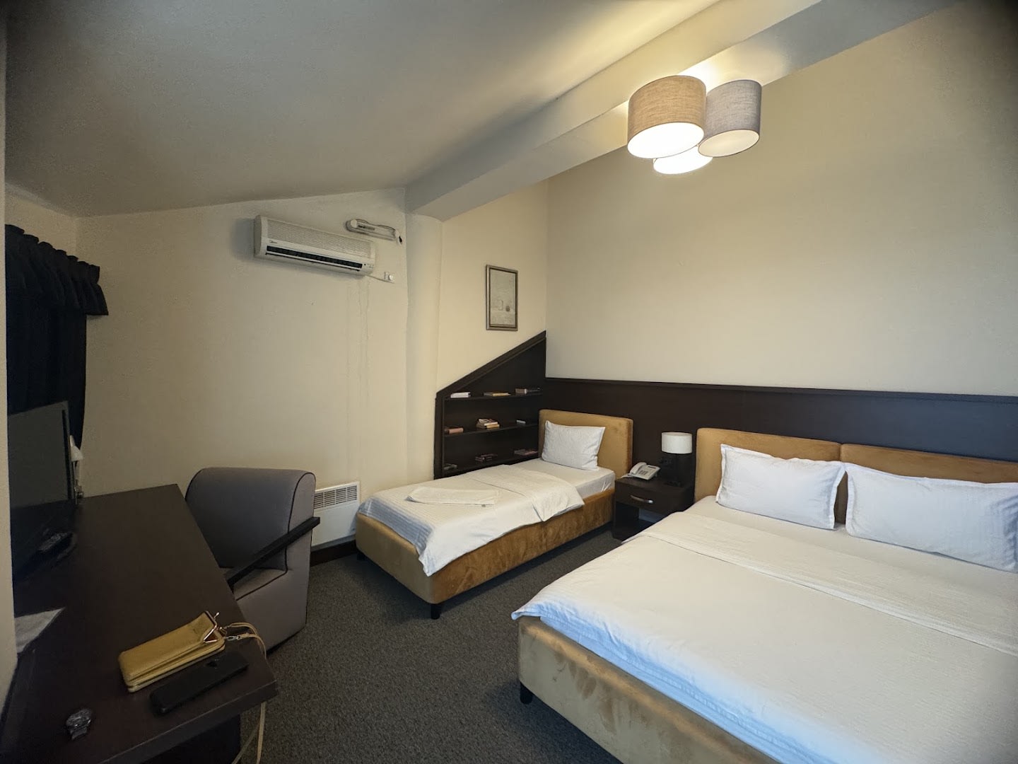 Keto Hotel photo 2