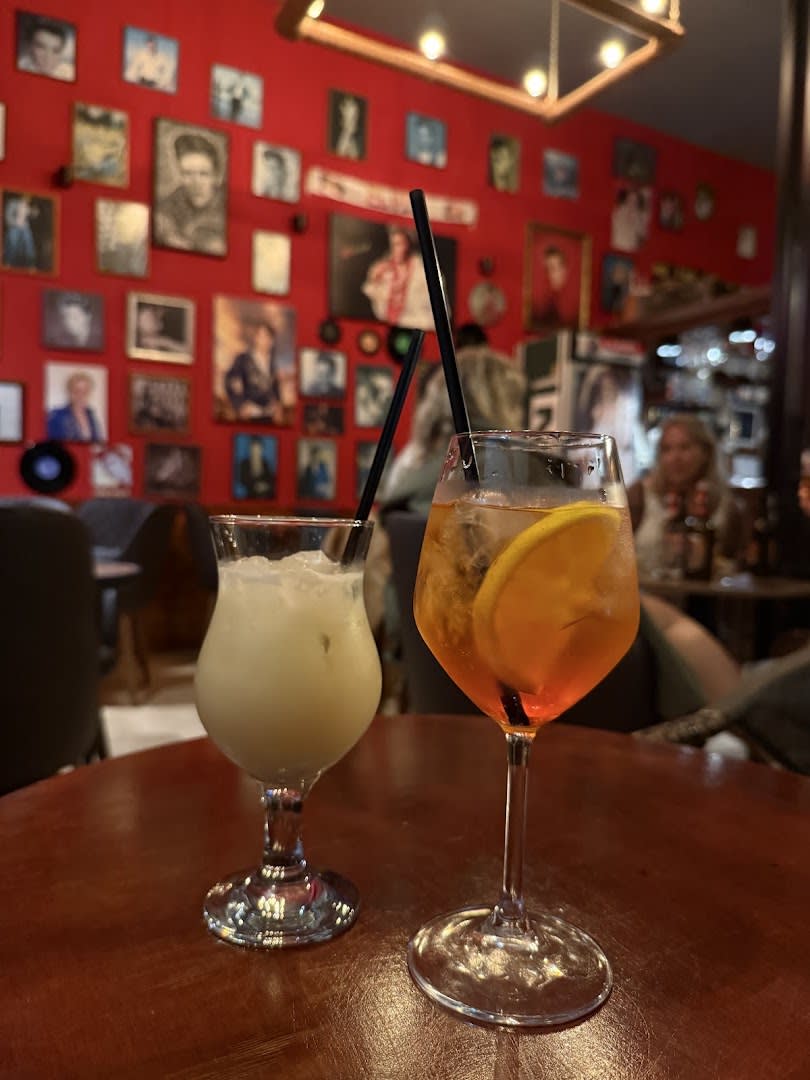Elvis Bar Sarandë photo 3