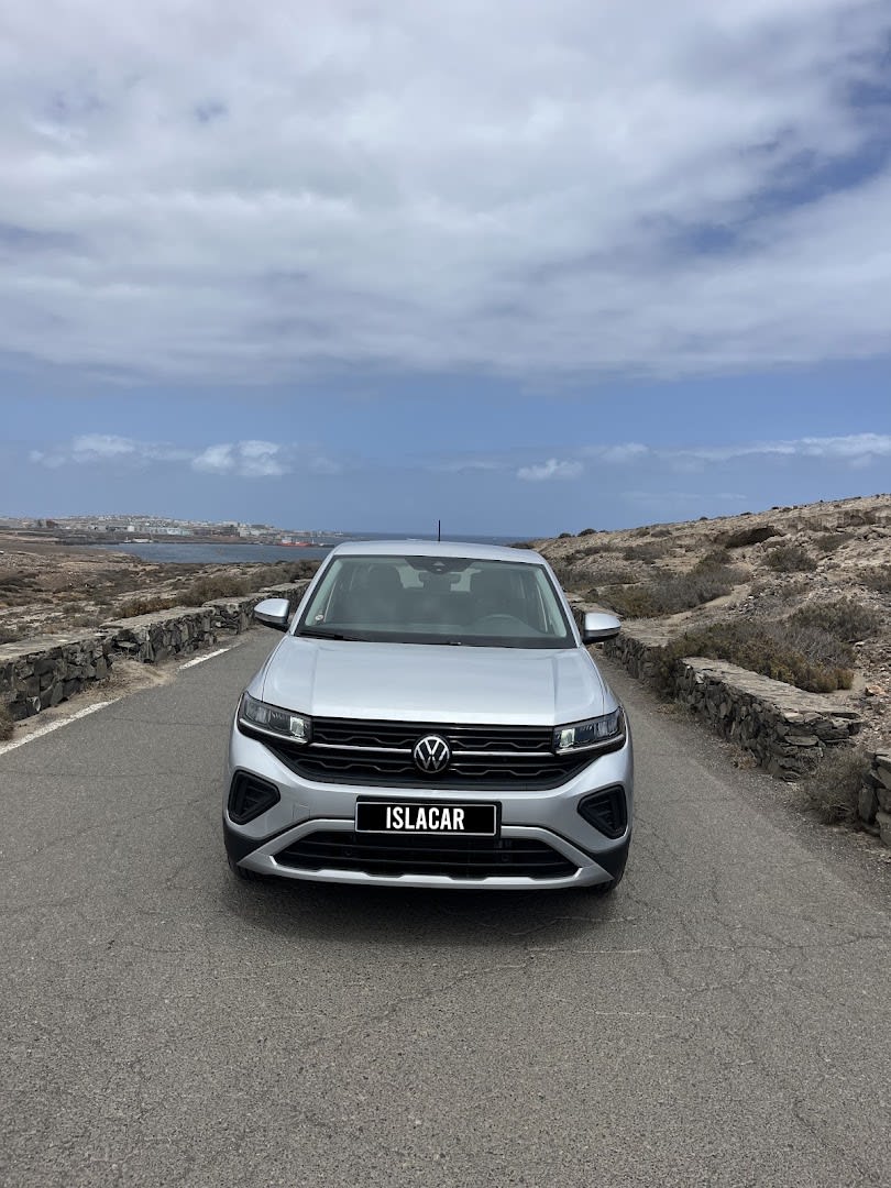 Isla Car photo 1